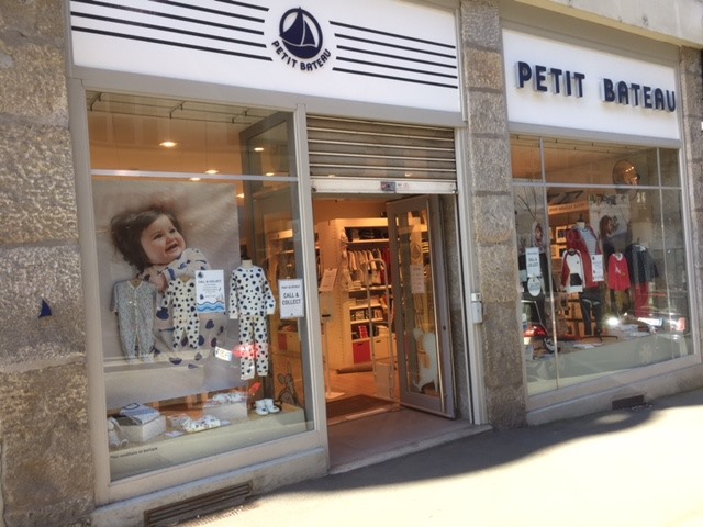 PETIT BATEAU  vitrine