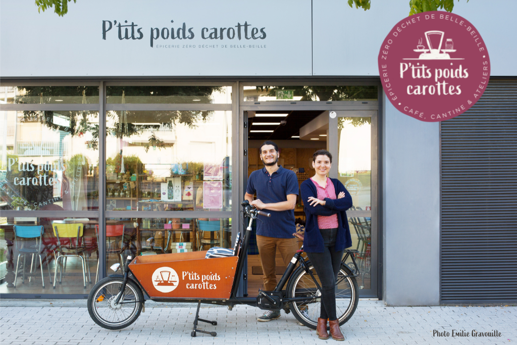 Photo d'Adélaïde et Pierre cofondateurs de P'tits poids carottes épicerie vrac à  Angers